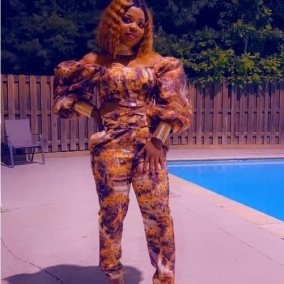 Two piece - Picture 7 of 8